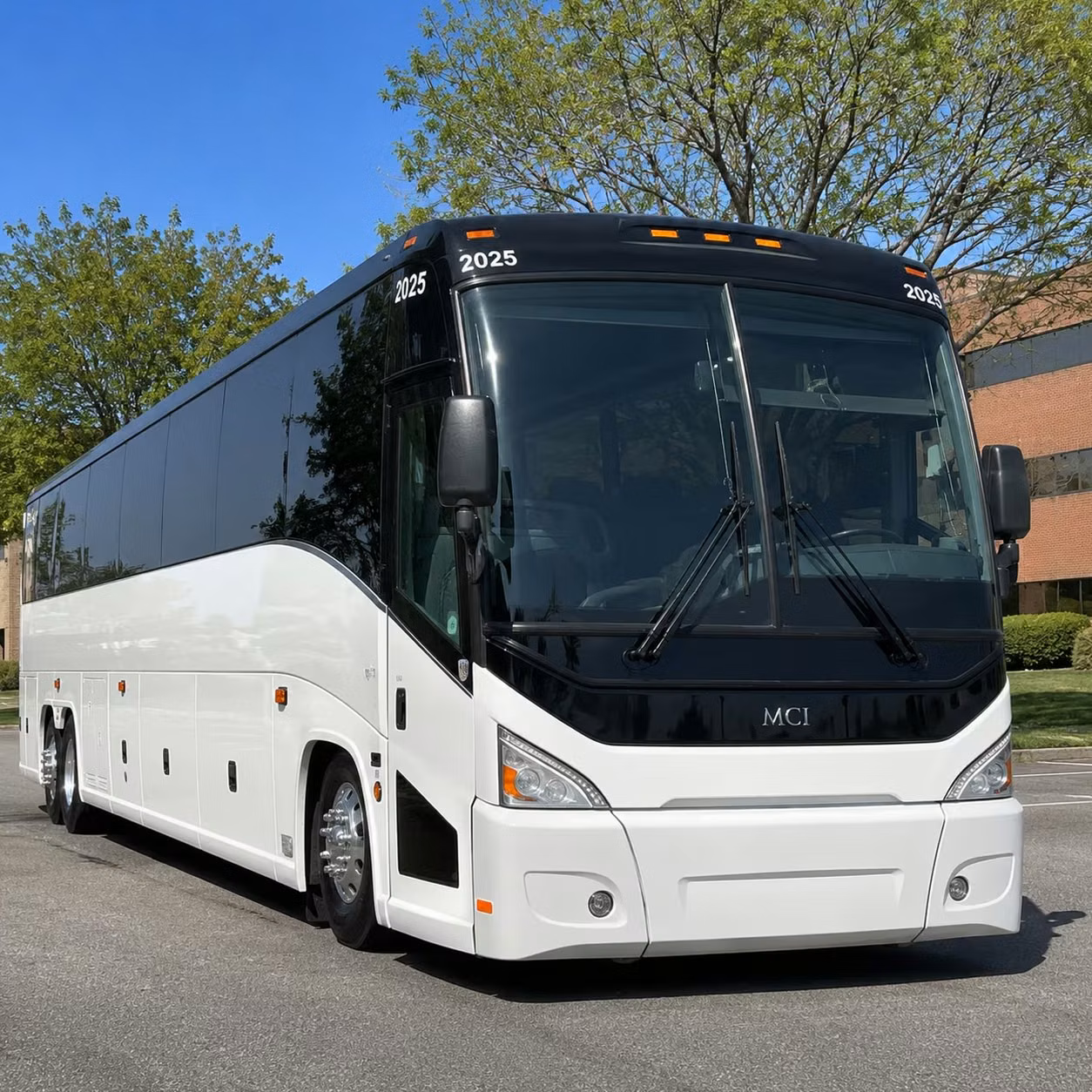 bus rentals for roseville concerts music festival