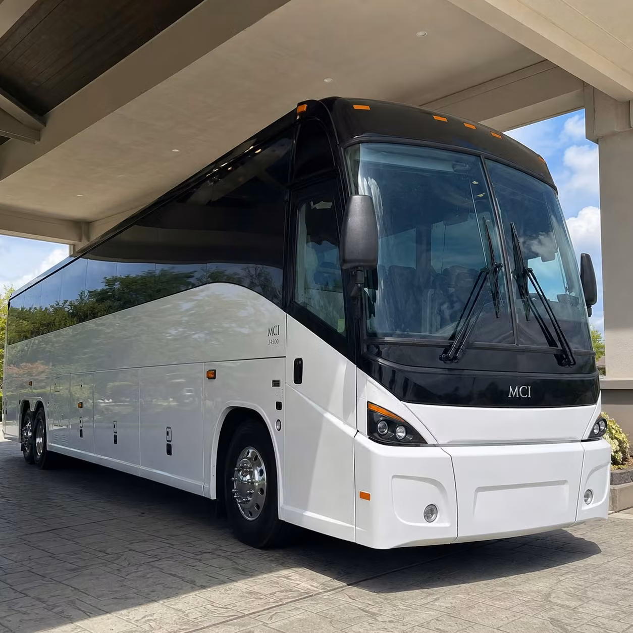 daily commuter shuttle services along the i 80 corridor in roseville