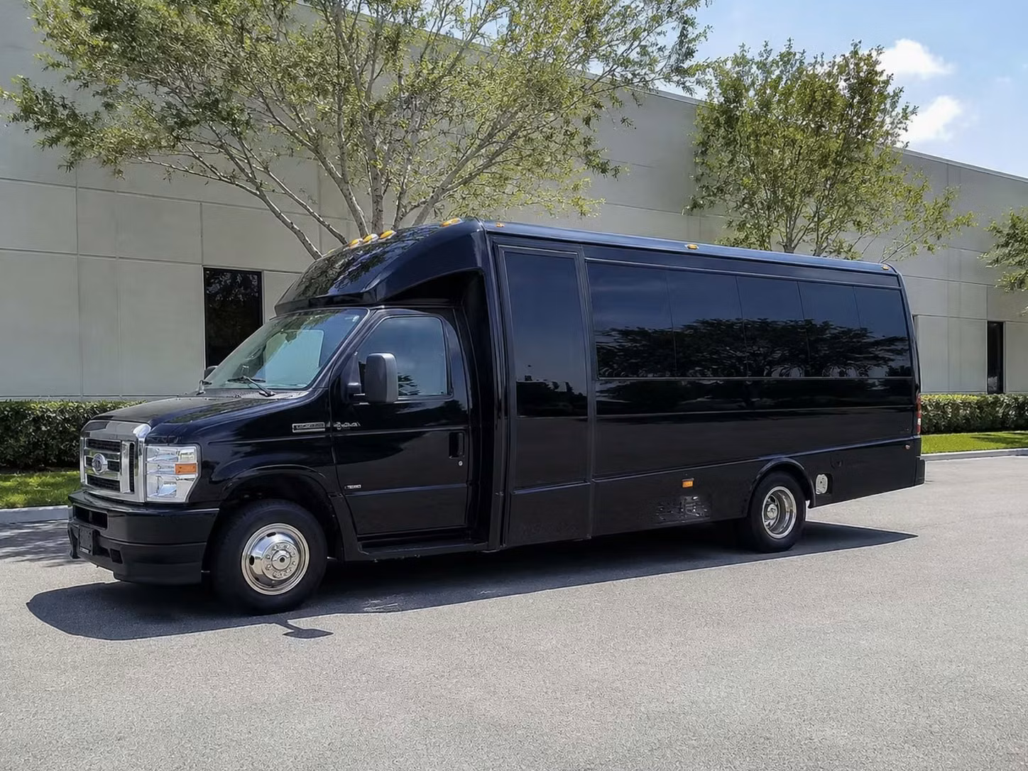 minibus rentals for roseville sunday shuttle and weekly church services