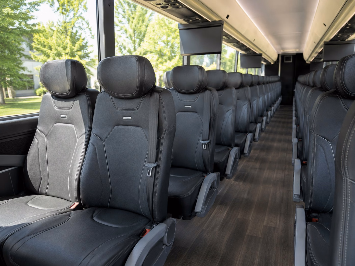 shuttle guests between roseville wedding venues and nearby hotels without the headache